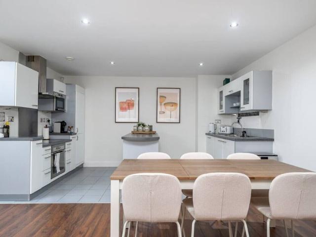 Apartment for rent in Custom House, Greater London