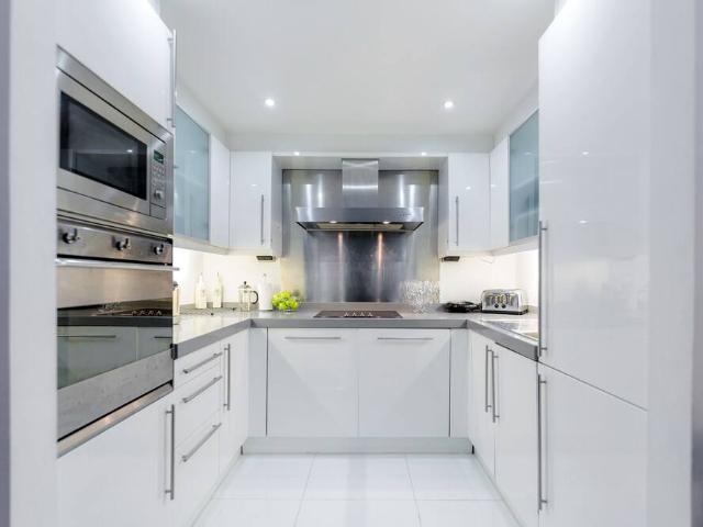 Apartment for rent in Custom House, Greater London