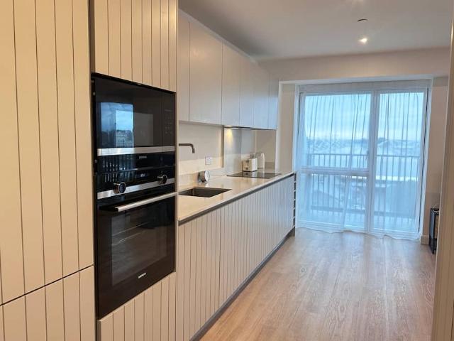 Apartment for rent in Custom House, Greater London