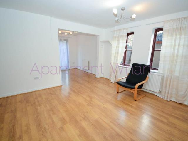 House for rent in Beckton, Greater London