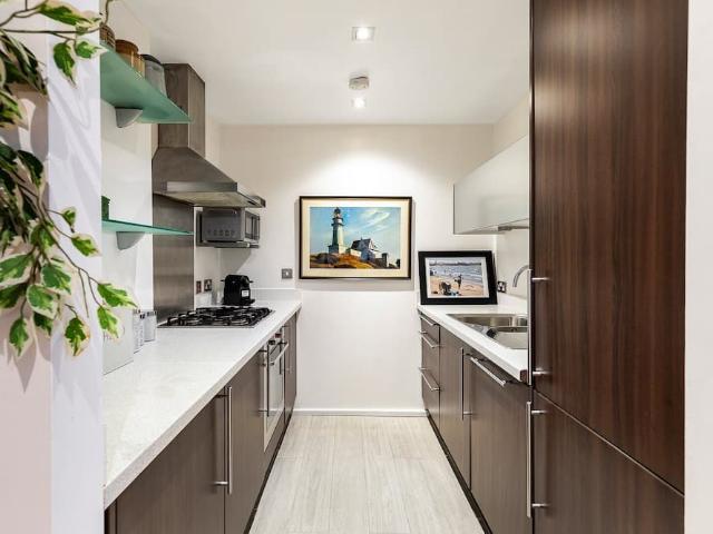 Apartment for rent in St. George in the East, Greater London
