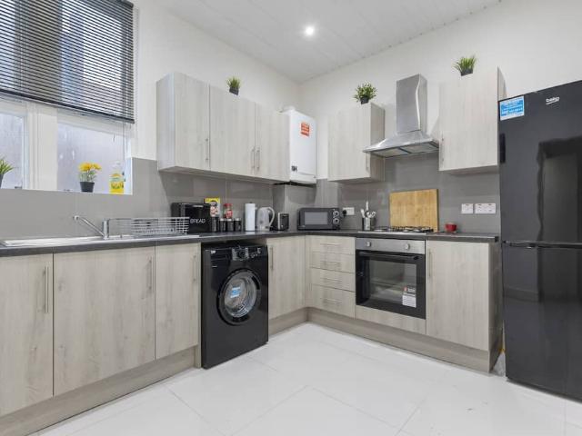 House for rent in Tower Hill, Greater London