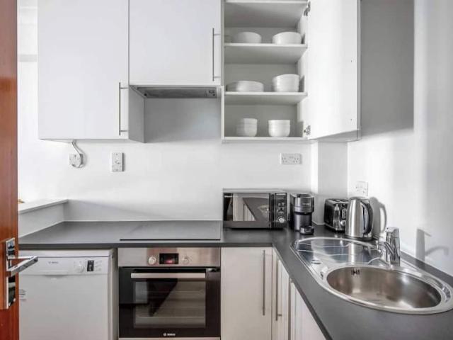 Apartment for rent in Aldgate, Greater London