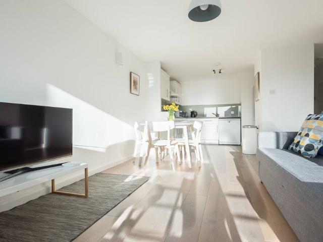 Apartment for rent in St. George in the East, Greater London
