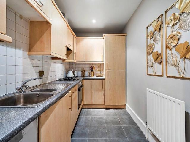 Apartment for rent in Ratcliffe, Greater London