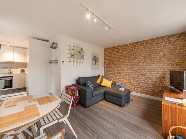 Apartment for rent in Upper Clapton, Greater London