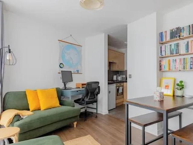 Apartment for rent in Clapton, Greater London