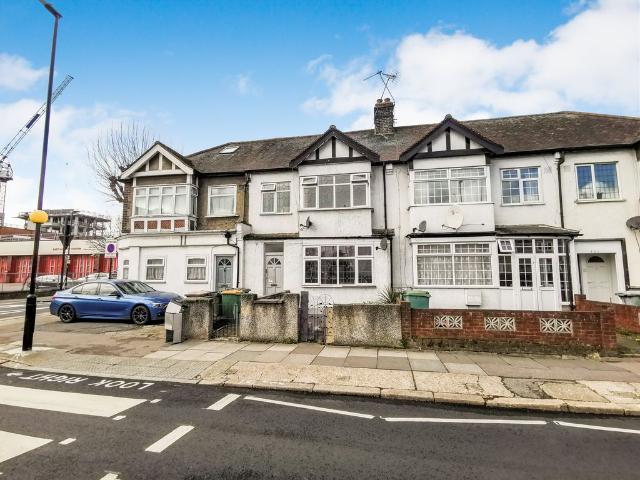 Room for rent in Plashet, Greater London