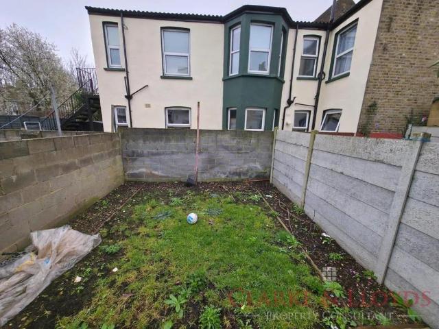 House for rent in Upton Park, Greater London