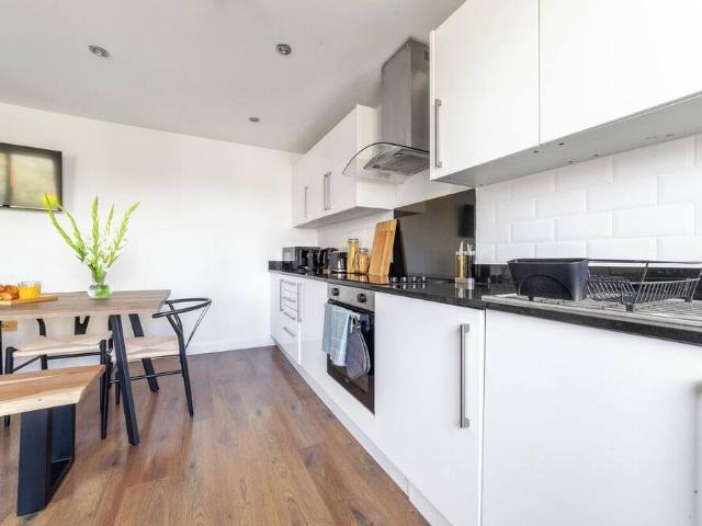 Apartment for rent in Lower Clapton, Greater London