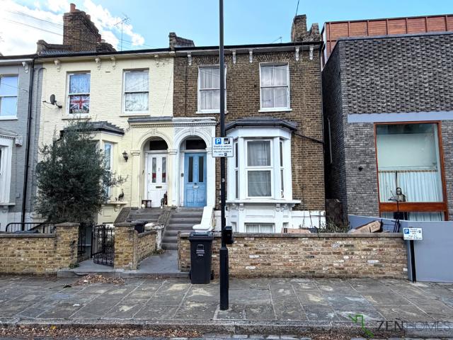 House for rent in Victoria Park Village, Greater London