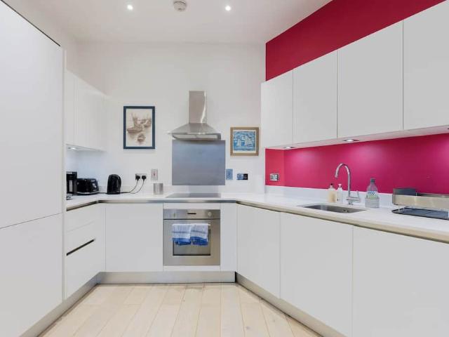 Apartment for rent in Clapton Park, Greater London