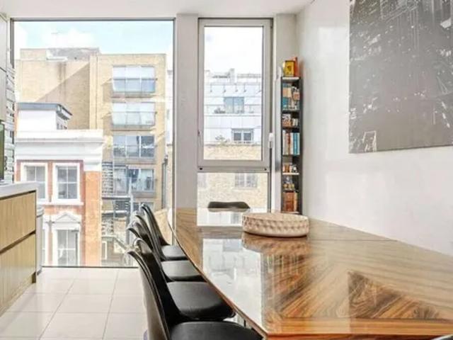 House for rent in Finsbury, Greater London