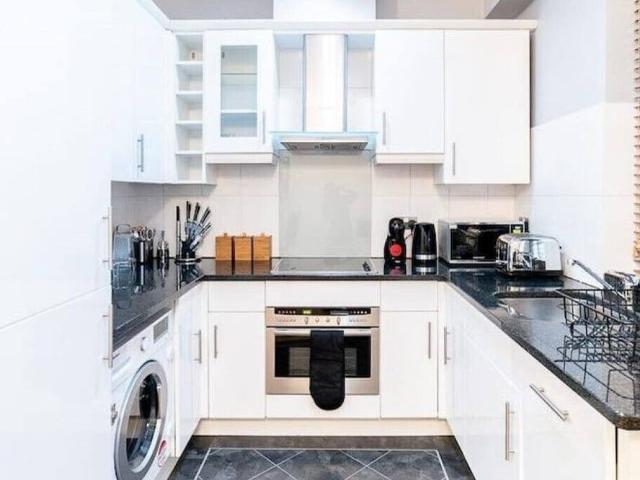 Apartment for rent in St Paul's, Greater London