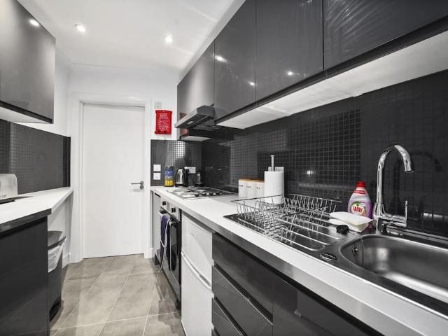 Apartment for rent in Aldgate, Greater London