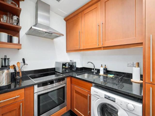 Apartment for rent in Aldgate, Greater London