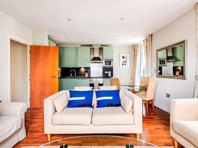 Apartment for rent in Aldgate, Greater London