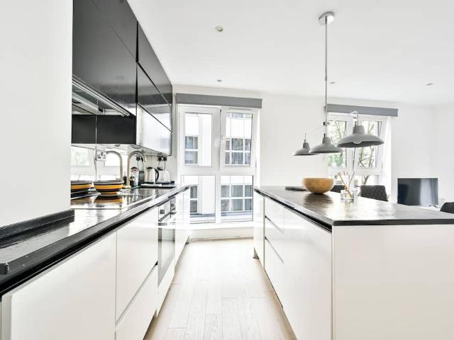 Apartment for rent in Aldgate, Greater London