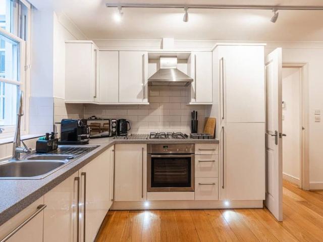 Apartment for rent in Bank, Greater London