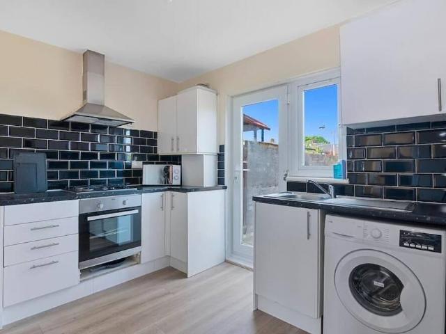 House for rent in Carterhatch, Greater London