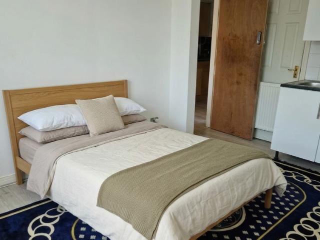 Studio for rent in Alperton, Greater London