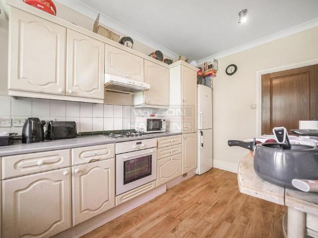 Apartment for rent in Harrow On The Hill, Greater London