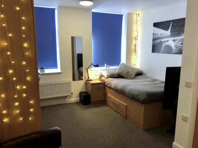 Apartment for rent in Totteridge, Cressex