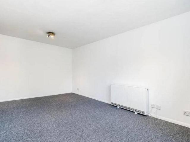 Apartment for rent in London Borough of Barking and Dagenham, Greater London