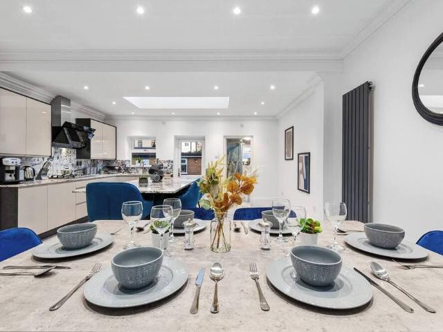 House for rent in London Borough of Redbridge, Greater London