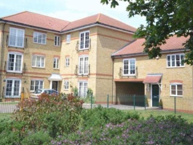 Apartment for rent in Loxford, Greater London