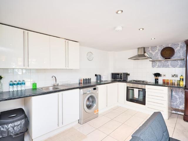 House for rent in London Borough of Redbridge, Greater London