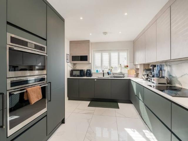 House for rent in London Borough of Redbridge, Greater London