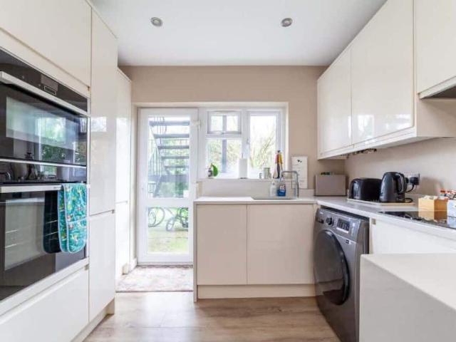 Apartment for rent in St. George's Industrial Estate, Greater London