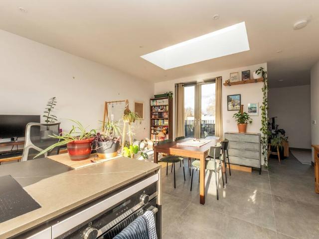 Apartment for rent in Seething Wells, Greater London