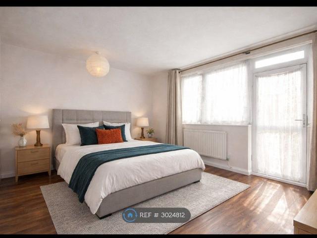 Studio for rent in Poplar Grove, Greater London
