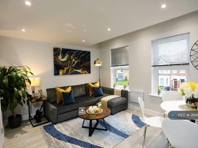 House for rent in North Finchley, Greater London