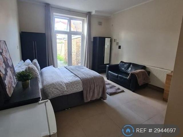 House for rent in Cricklewood, Greater London