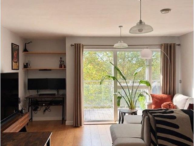 Apartment for rent in Cooper's Estate, Greater London