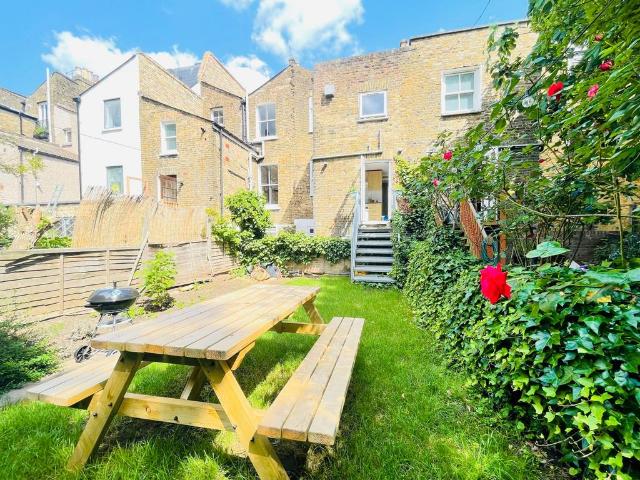 Apartment for rent in London Borough of Hackney, Greater London