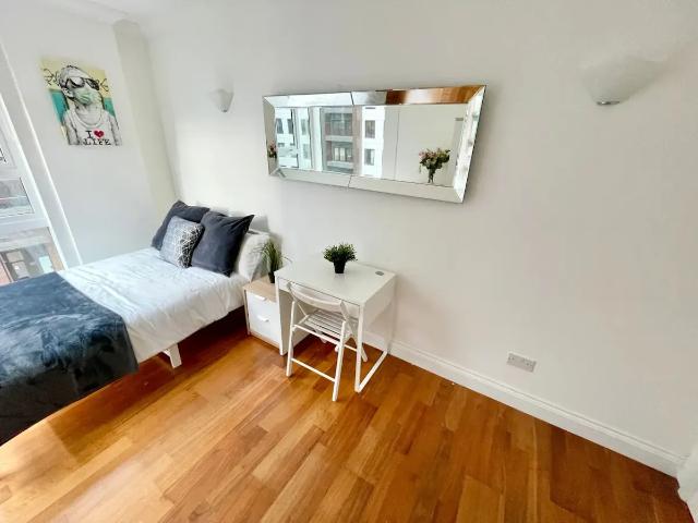 Room for rent in Greater London