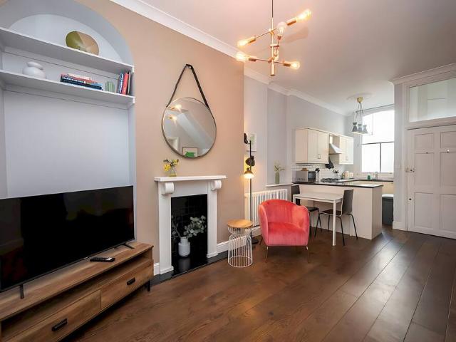 Apartment for rent in Canonbury, Greater London