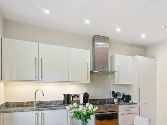Apartment for rent in Canonbury, Greater London
