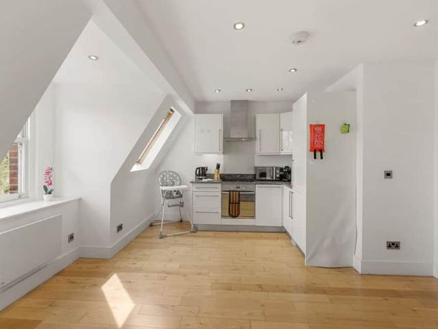 Apartment for rent in Canonbury, Greater London