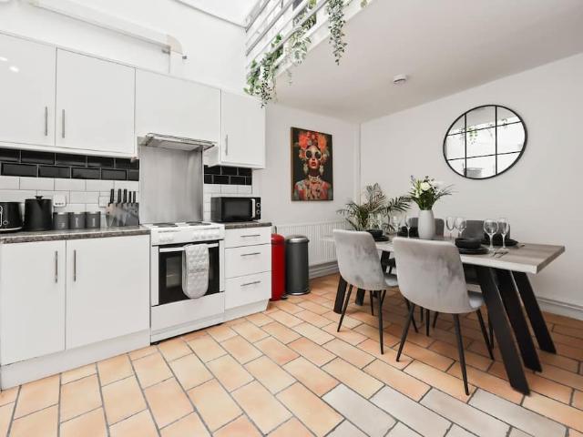 Apartment for rent in London Borough of Hackney, Greater London