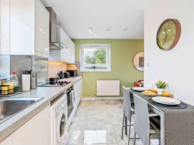 Apartment for rent in Arden Estate, Greater London