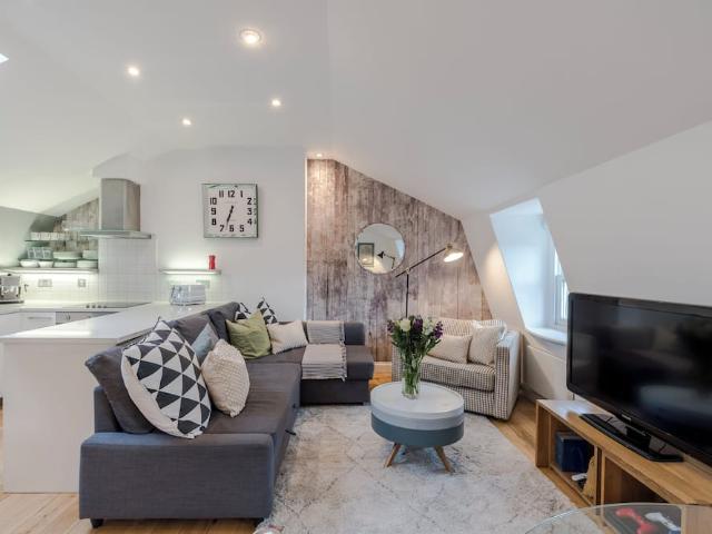 House for rent in London Borough of Islington, Greater London