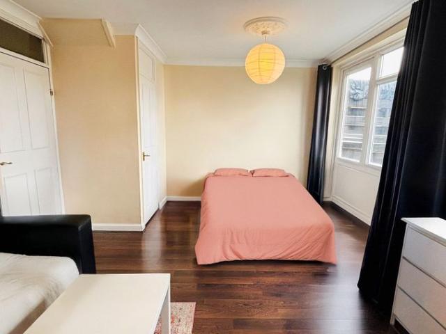 Room for rent in Hoxton, Greater London