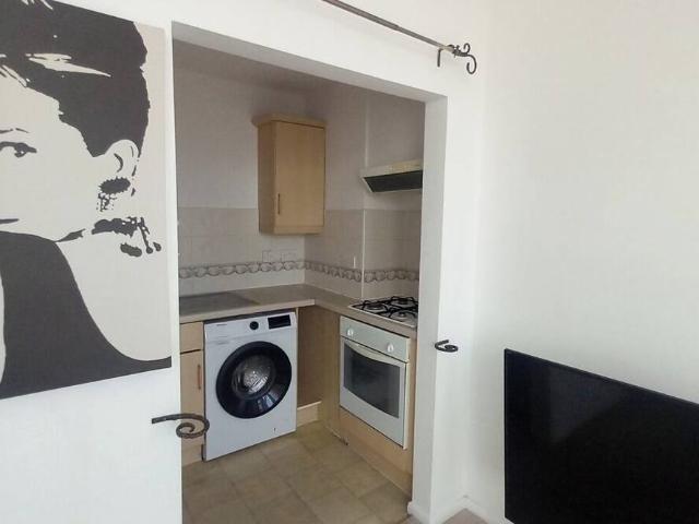 Apartment for rent in Oakwood, Greater London