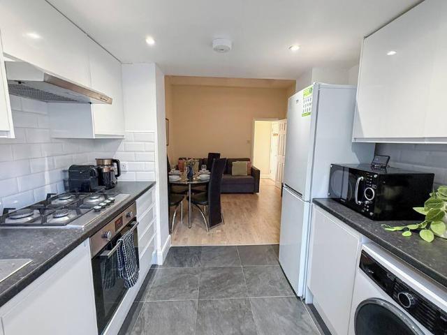 Apartment for rent in Brownswood Park, Greater London