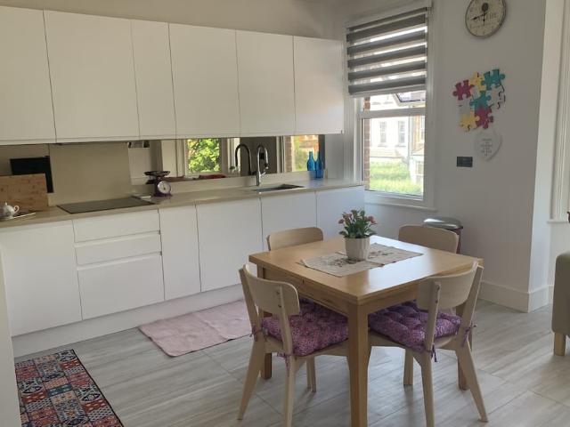 Apartment for rent in Ferme Park, Greater London